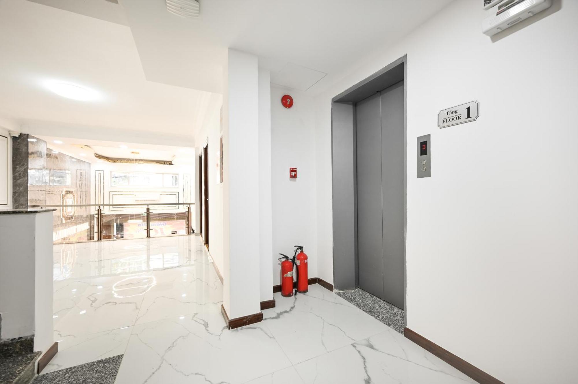 Yoko Airport Saigon Hotel 4*