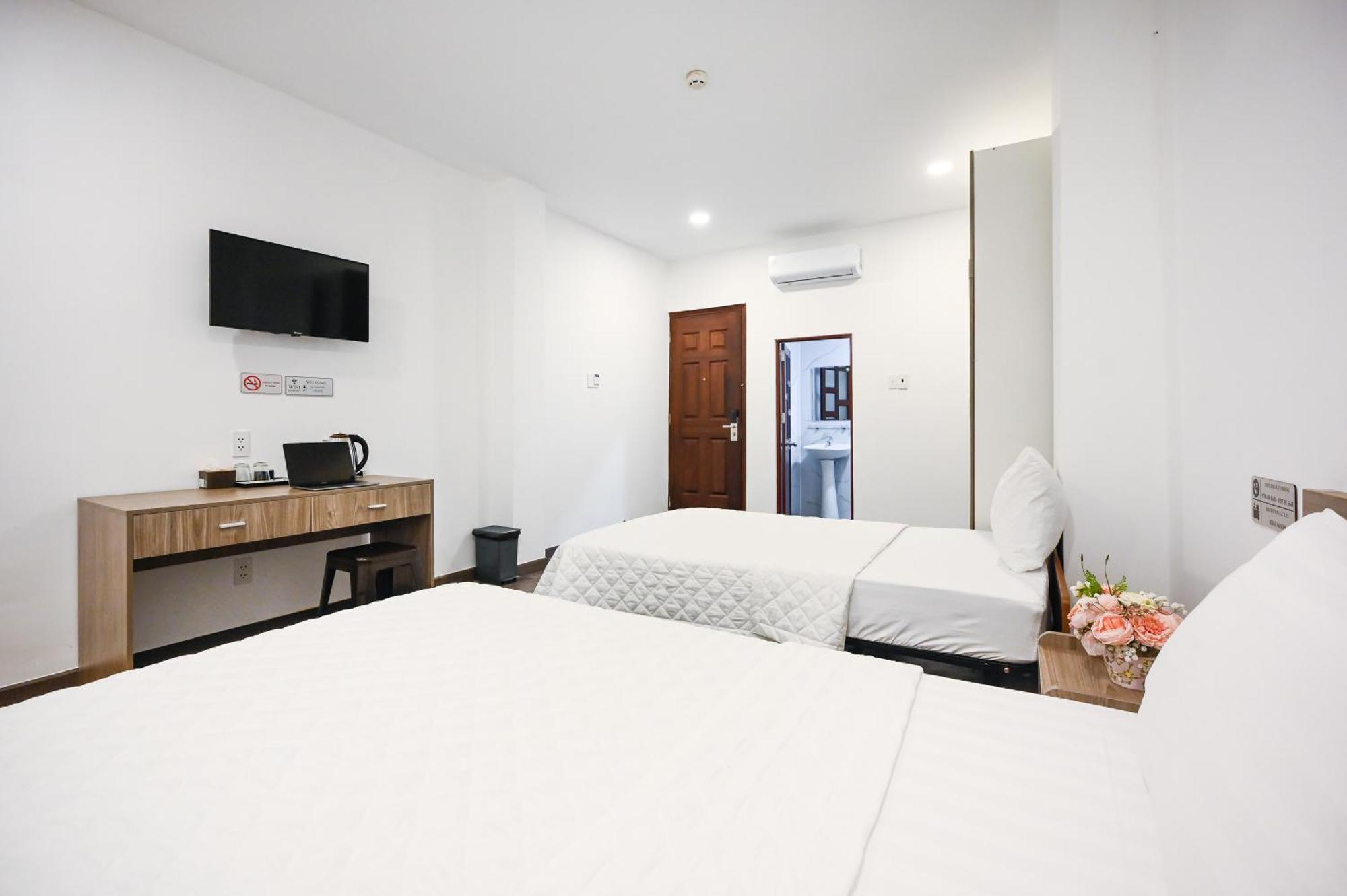 Yoko Airport Saigon Hotel 4*
