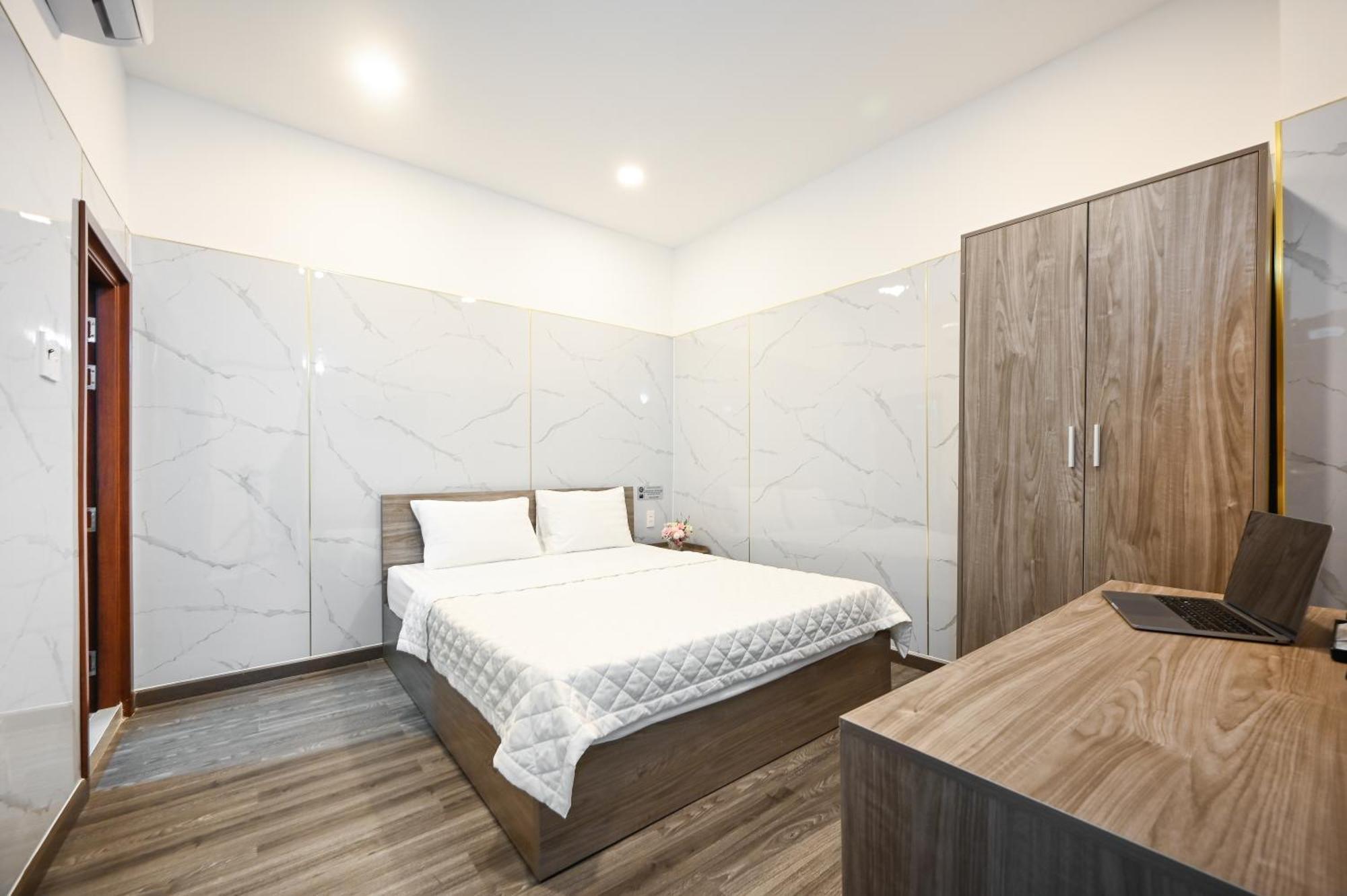 Khách sạn Yoko Airport Saigon 4*